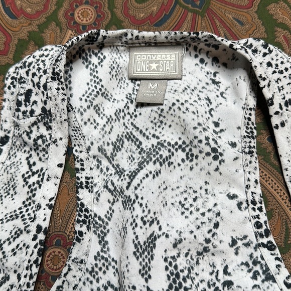 Converse One Star skater tank top blouse white & black snakeskinesque medium - Picture 2 of 2